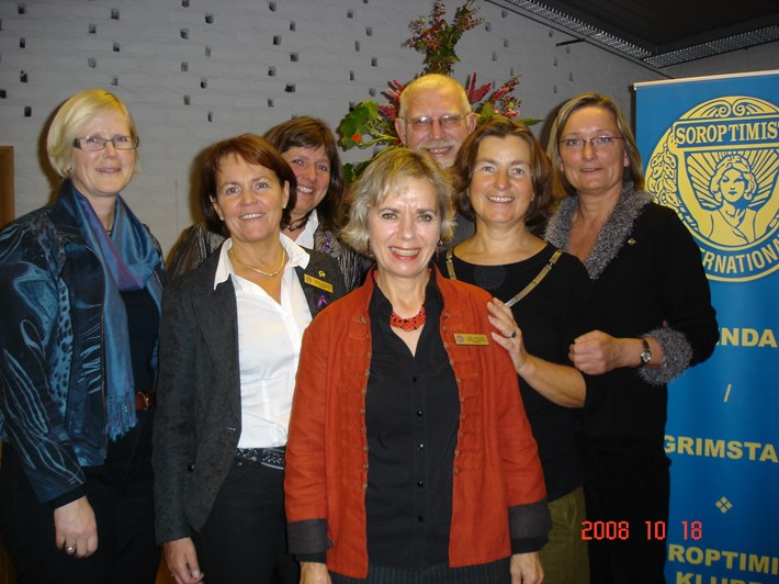 , fra v. i bildet: Anne Kollandsrud, Marita Baugstø, Guro Bulien, Geir Ommundsen (YME), Lisbeth Kismul, Veslemøy Klingsheim (daværende Distriktskontakt Syd 1) og Kari Huvestad helt foran.
